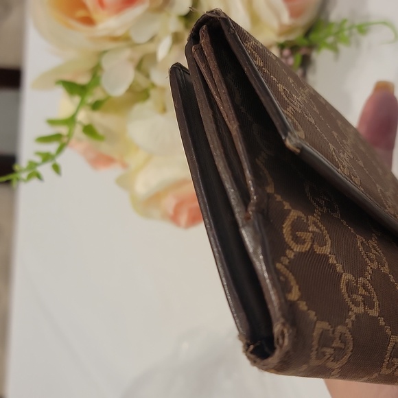 Authentic Gucci short wallet - Picture 3 of 11
